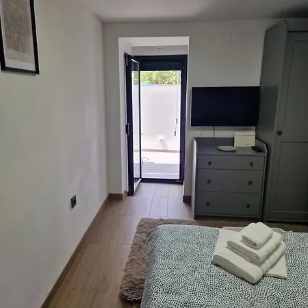Appartamento Modern 4 Stars With Terace & Free Parking