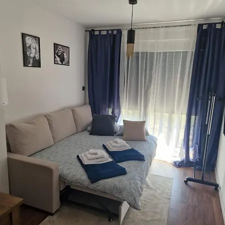 Modern 4 Stars Apartment With Terace & Free Parking * 시베니크