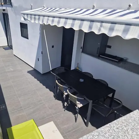 Aneta Modern 4 Stars Apartment *