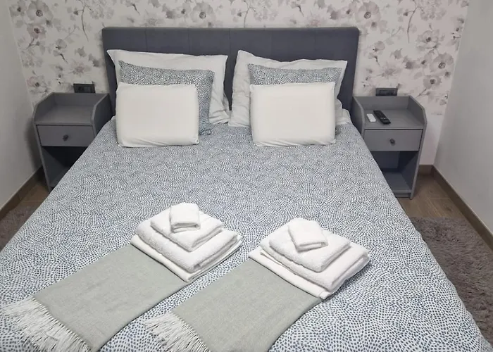 Aneta Modern 4 Stars Apartment