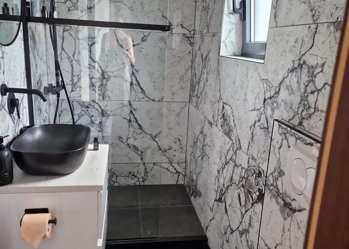 Modern 4 Stars Apartment With Terace & Free Parking