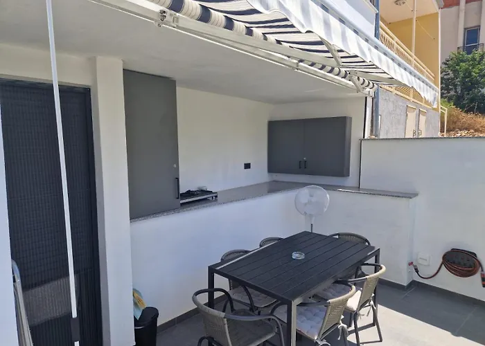 Aneta Modern 4 Stars Apartment